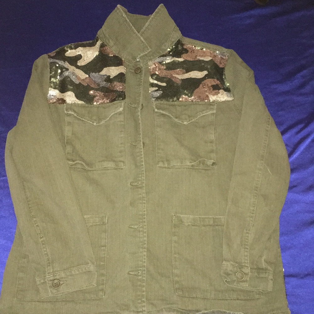 🤩💚SPARKLE ARMY BUTTON-UP JACKET💚🤩